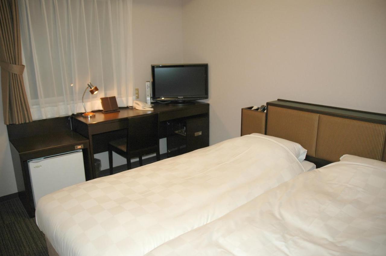 Hotel Yes Nagahama Minatokan 3*